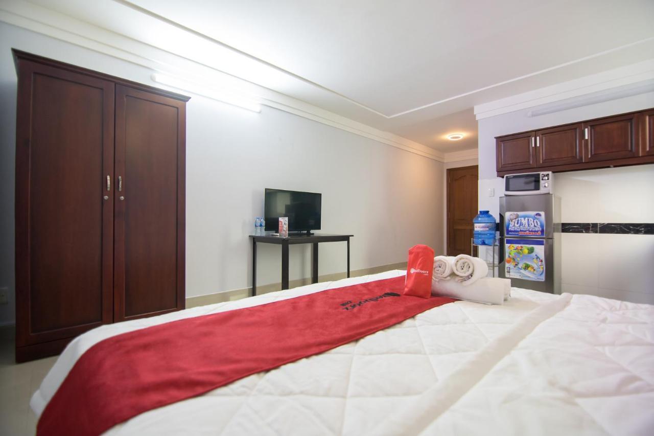 Reddoorz Near Hoa Lu Stadium Ho Chi Minh Zewnętrze zdjęcie